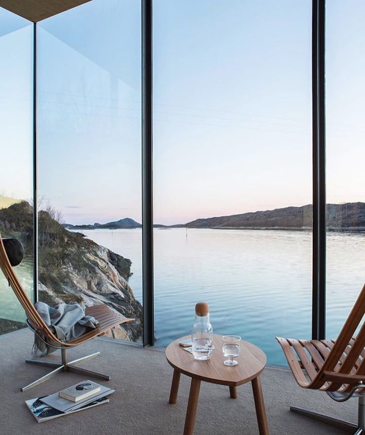 berlookofficial's tweet photo. 👀In awe of the stunning view composed by pastel skies, calm ocean as well as the land of northern light and the midnight sun. @scandinavialist
📍manshausen island

#berlook#nature#seaview#manshausenisland#ecofriendly#eco#sustainablefashion#sustainability#seaside#sea#ocean https://t.co/QmoSFflHJY