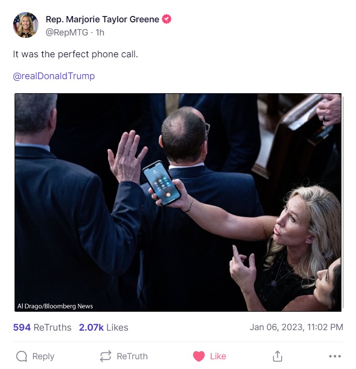 kArEn_Magnet_'s tweet image. Check out the caller ID on the enlargement.  And before the doomers and doubters come on to claim "PhotoShopped" ... No!  I put the full photo on my viewer and enlarged it myself.  It definitely reads "DT".
#PresidentTrump #MTG #PerfectCall #SpeakerVote