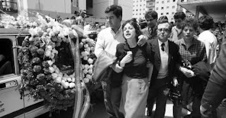 CarlosDeUrrecha's tweet image. "Estaba sangrado. Corriendo lo cogí y le dije: '¿Qué te han hecho, hijo mío? ¿Qué te han hecho?'"
Dña Mari Carmen Belascoáin, madre del niño Alfredo Aguirre 'Godo' asesinado con una bomba por los cobardes de ETA

"Me gustaría poder hablar de él sin llorar"
patximendiburu.blogspot.com/2020/06/30-may…