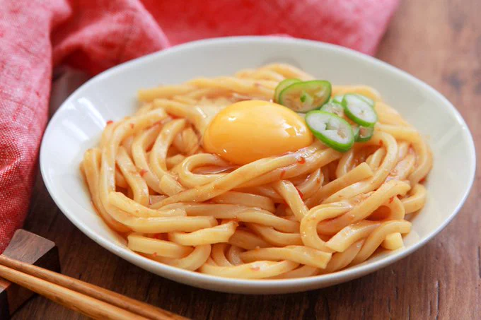 一口目からガツンとくる美味しさ？！電子レンジで作れるお手軽「うどん」レシピ！