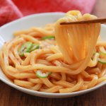 一口目からガツンとくる美味しさ？!電子レンジで作れるお手軽「うどん」レシピ!