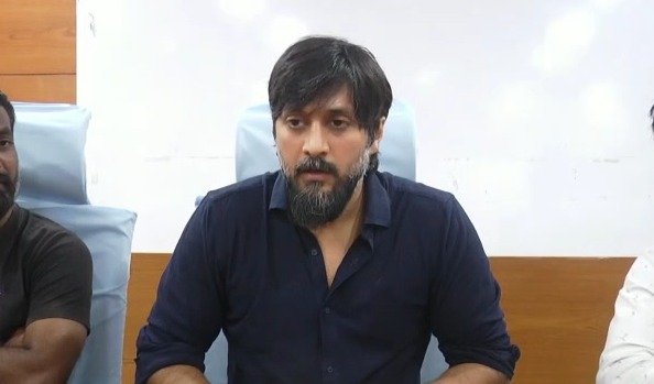 officialrajnews's tweet image. ದೇವದಾಸಿ ಪದ್ಧತಿ ವಿರುದ್ಧ ಧ್ವನಿ ಎತ್ತಿದ ನಟ ಚೇತನ್
rajnewskannada.in/state-rounds/k…
#koppala #chetan #devadasi #stateround #rajlive