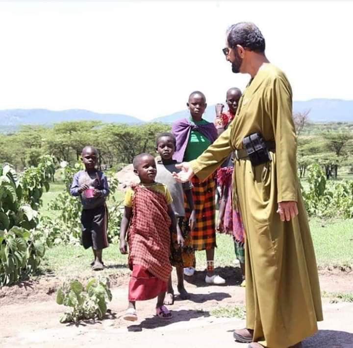 DrAhmedKalebi's tweet photo. This is how the Ruler of Dubai holidayed by having a most simple getaway in a remote Masai village

The photos always jazz me every time I think of his 2019 holiday trip while countless flock to his emirate destination

Simplicity is often the most sophisticated priceless luxury https://t.co/AO2vlT8OMO
