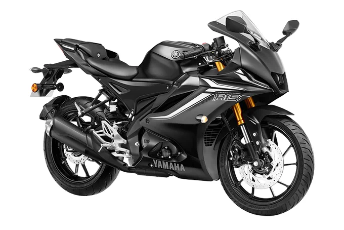 YZF-R15。バイク屋あちこち回って実車見てきましたが、ブルーが安定したカッコよさ。実際塗装に一番お金かかってそうにみえる。黒は光の加減もあって実車は微妙でした。環境違えばまた変わって見えるかも。赤は良かったけど蛍光イエローのラインが微妙。WGPは写真より実車がカッコよい。 