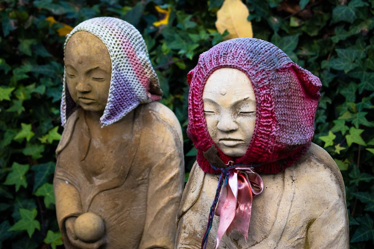 DontRunInPacks's tweet photo. Statues in little knitted hats are the best kind of statues

#crossbonesgraveyard #photo #PhotographyIsArt #photograghy #photooftheday #photographer https://t.co/WNqq1nh8C8