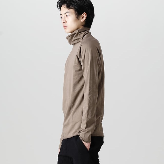 ANNASTESIA_FAS's tweet photo. <ware Collection>
wareの定番のボトルネック。少し長めの着丈でジャケットやコート等、合わせるアウターを選ばず丁度良いバランスに纏まり、冬場のインナーとして活躍する万能アイテムです。

https://t.co/7EKlFAqrwM

#ware 
#ウェア https://t.co/WNcphnfhm4