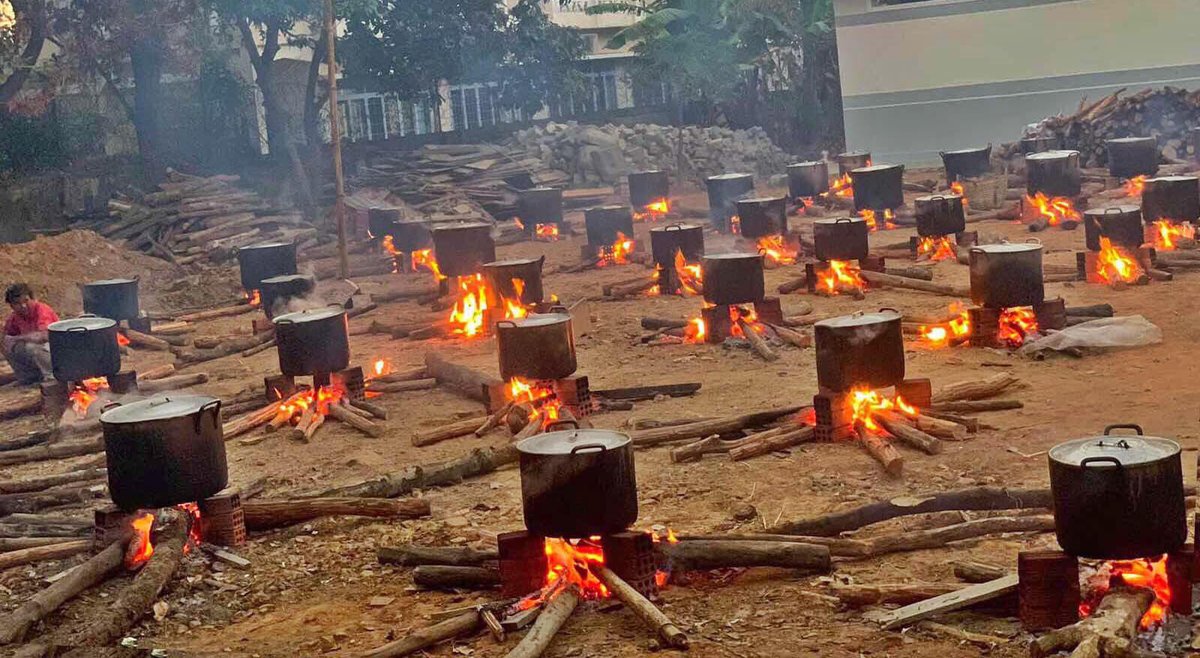 dee_energie's tweet photo. Visual representation of #ApostleJoshuaSelman cooking his sermons. https://t.co/umr6vnX80u