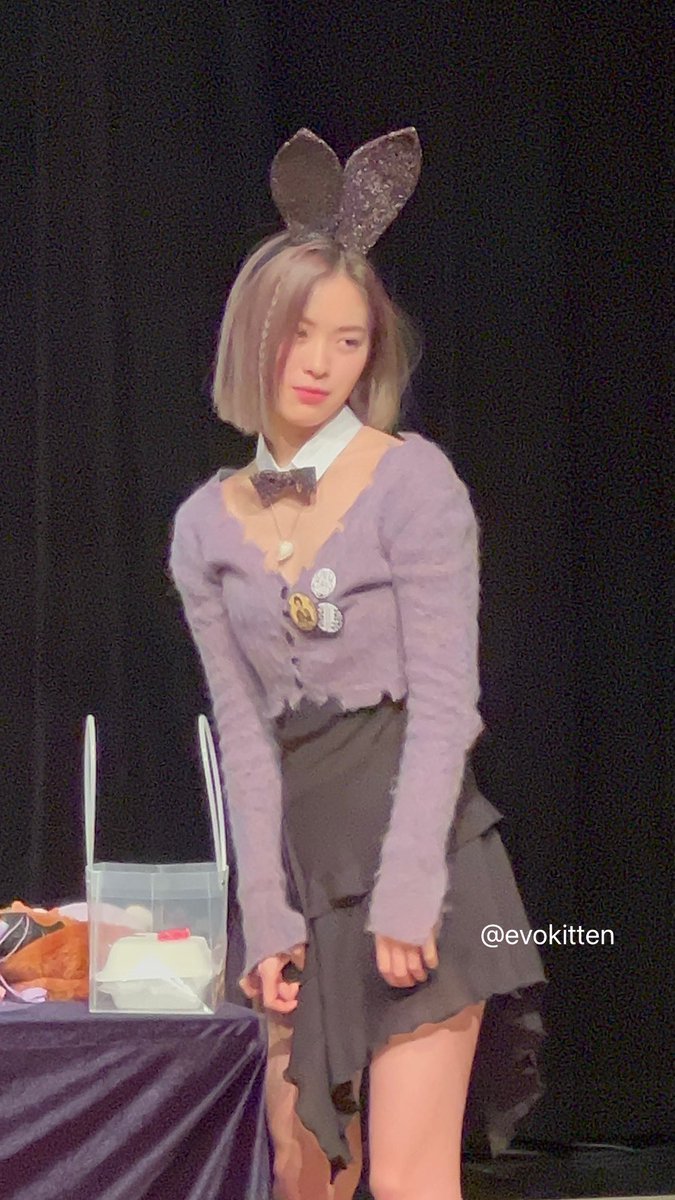 220106 wm

🐰

#ITZY #있지 #RYUJIN #류진