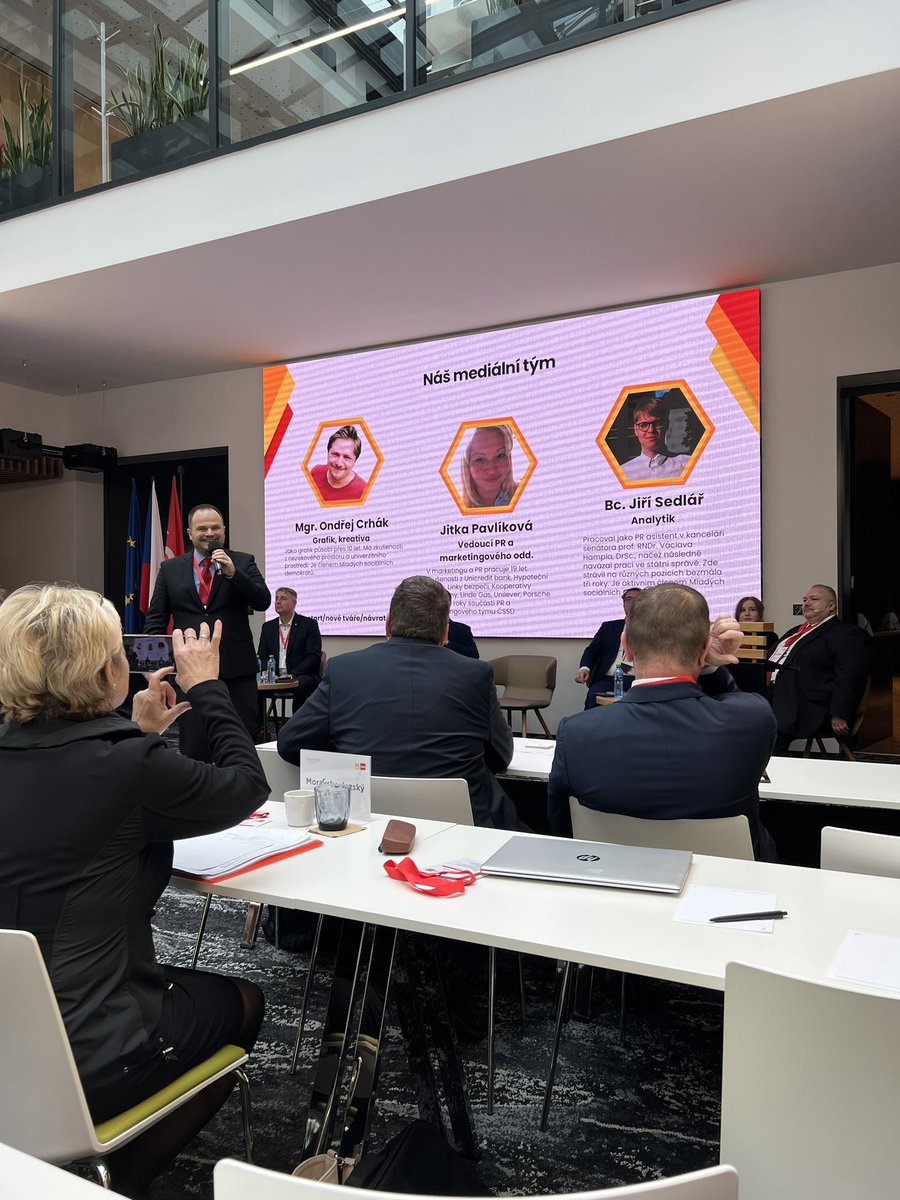 KovalskyMartin's tweet image. 44 Sjezd ČSSD #cssd @MichalSmarda
