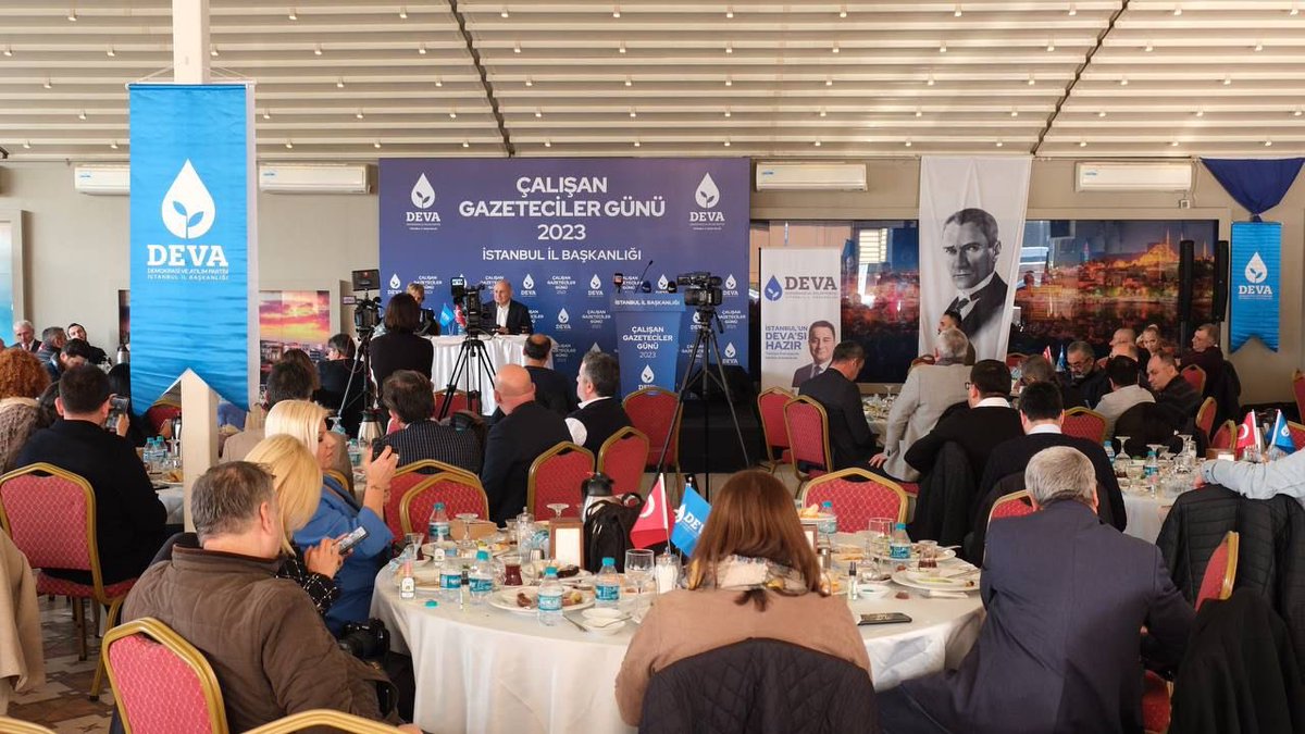 istanbuldadeva's tweet photo. Bugün İstanbul yerel basınının değerli temsilcileri ile #ÇalışanGazetecilerGünü vesilesiyle bir aradaydık. DEVA Partisi’nin çözümlerini anlattık. 

@alibabacan 
@devapartisi https://t.co/7xjzHTNzHB