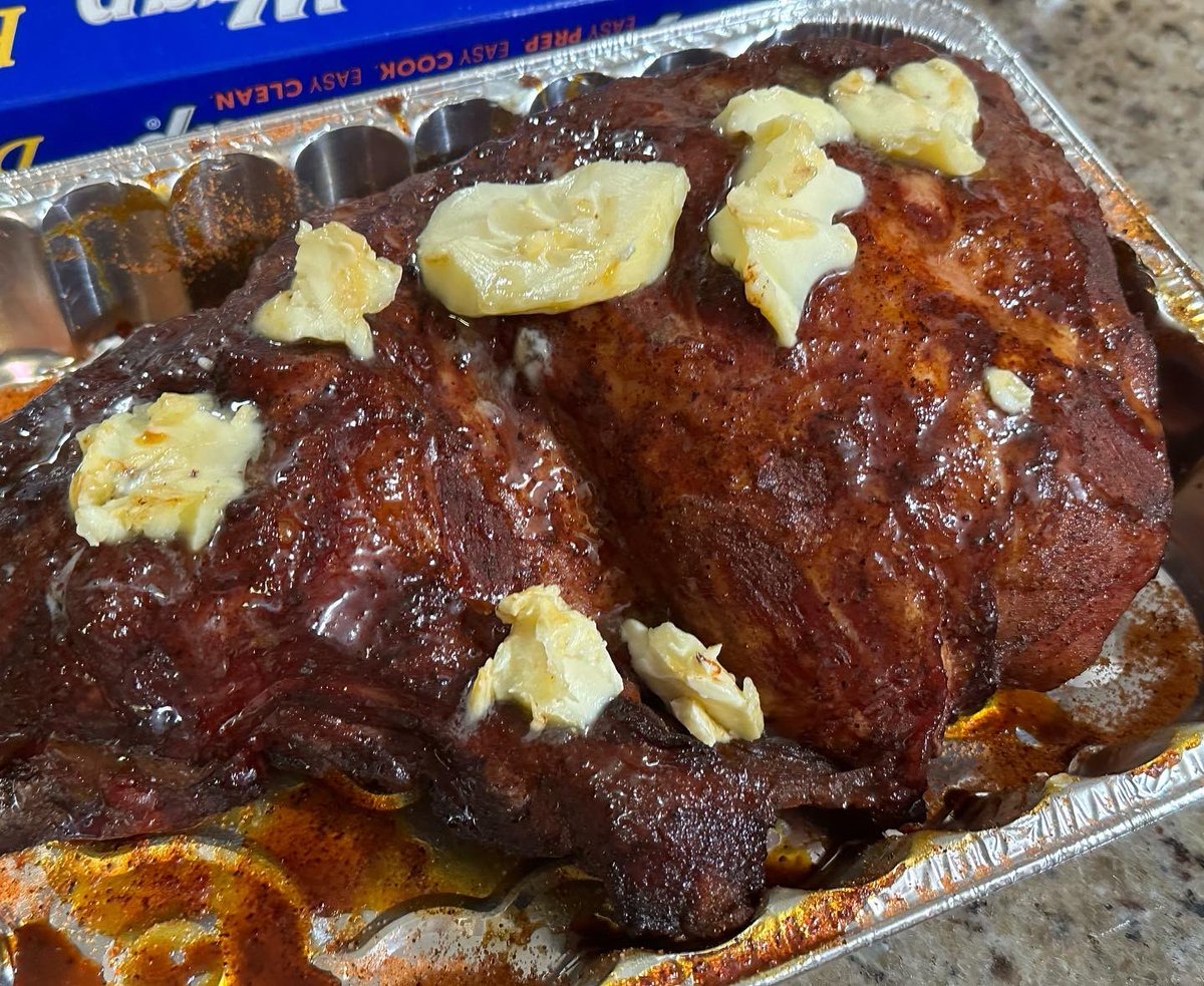 cookwithwes's tweet image. On weekdays, Shelly gets up at 4 AM for school. Today (Sat) Moose decided to wake me up at 5 AM. I checked the pork butt on the smoker &amp;amp; it was at about 155° internal temp, so that’s close enough to the stall to wrap.

#BackyardBBQ #porkbutt #RecTeq #RecTeqLifestyle #BBQlife 

/1