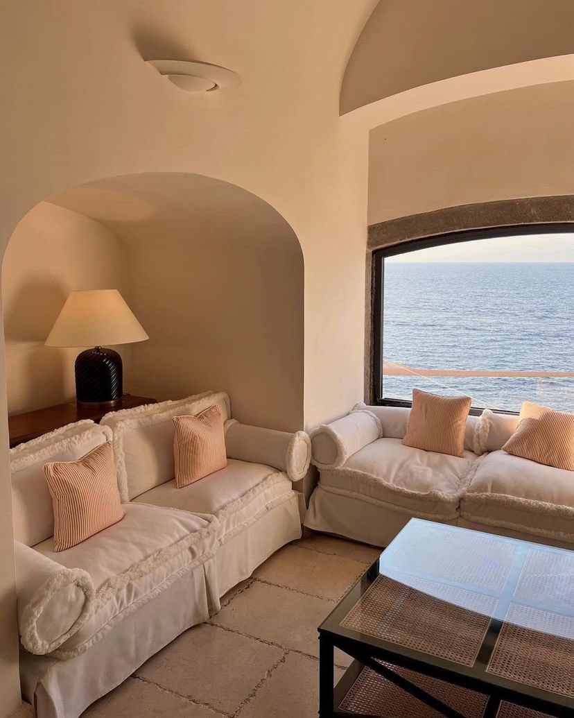 tmbIrpics's tweet photo. A window to the sea 🌊 ☀️ https://t.co/8oCTUEU2FG