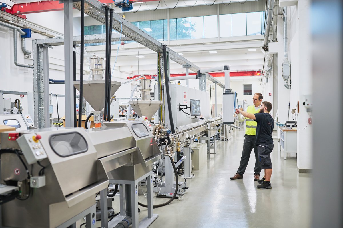 Integrating machines has never been this easy thanks to standardized communication interfaces created with #OPCUA. 
See how Rosendahl Nextrom could cut the #engineering time by as much as 20 % during commissioning through #standardization. Learn more!
👉 sie.ag/3FVUrxO
