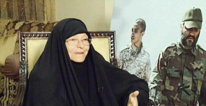 SA313_BA's tweet photo. "أمّ عماد... يا جهاد، أنا لو عارفة كل أولادي بدن يروحو، كنت جبت أولاد أكتر… 
- جهاد...  يا ستّي، ما كمان كانوا راحو!
"أجمل من واسى أم البنين(ع)، بتضحياتها العظيمة"
السلام على أرواحكم الطاهر💔
#أم_عماد_مغنية https://t.co/cSL8xcttMY