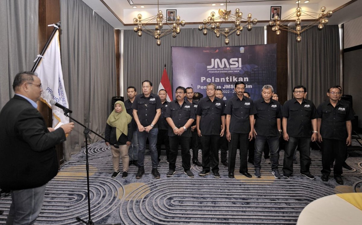TeguhTimurCom's tweet photo. Alhamdulillah, pelantikan Pengda JMSI Jawa Timur telah dilakukan dengan baik, Sabtu (7/1) pagi tadi di Hotel Kampi, Surabaya. Disaksikan Wagub Emil Dardak. Selamat bekerja. https://t.co/vUULxM0Ev9