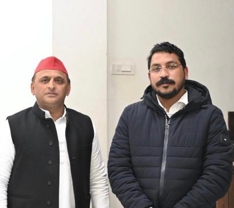 बिहार में शुरू हुई जाति जनगणना तो पूरे देश में क्यों नहीं? UP निकाय चुनाव में भाजपा द्वारा साजिश करके छीने गए OBC आरक्षण की लड़ाई में हम पिछड़े भाइयों के साथ हैं। इन मुद्दों पर विपक्ष एकजुटता के तहत <a href="/yadavakhilesh/">Akhilesh Yadav</a> जी से मिलकर जनांदोलन की तैयारी पर चर्चा।