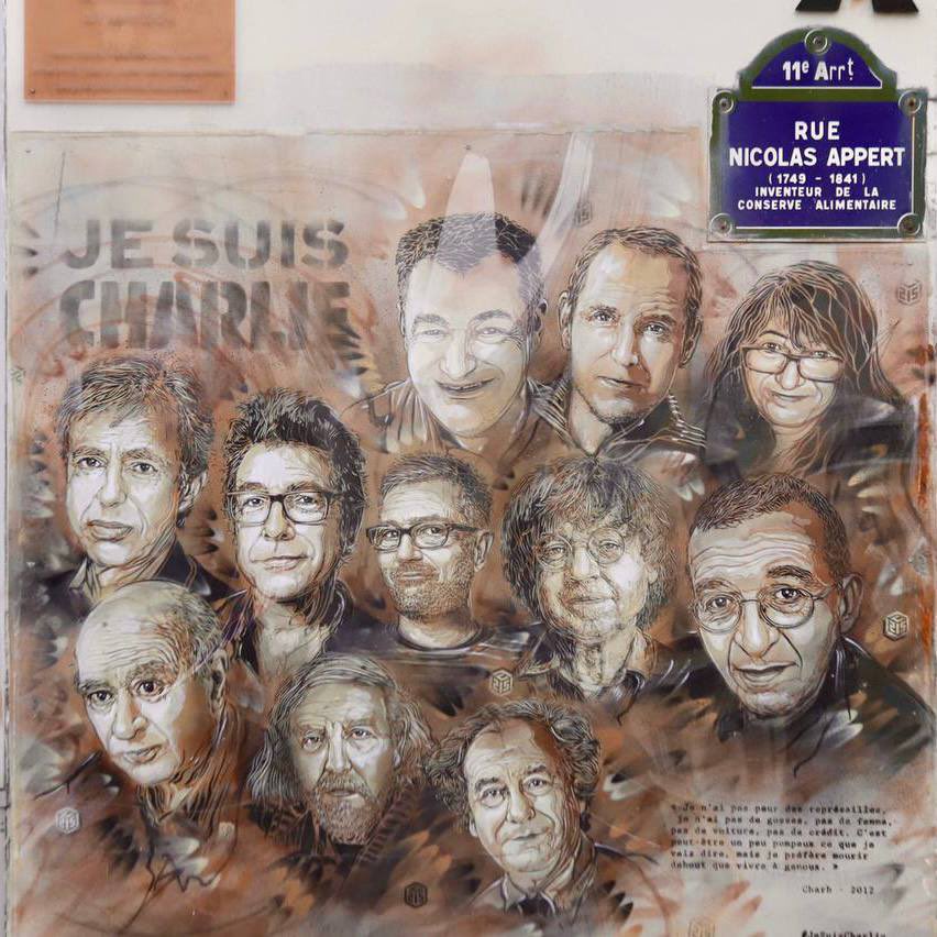 Elisabeth_Borne's tweet photo. C’était il y a 8 ans. 
Hommage aux victimes de l’attentat de Charlie Hebdo, l’Hyper Cacher, Montrouge et aux policiers assassinés.

Face au terrorisme islamiste, la République se tient debout. 
Pour leurs familles, pour nos valeurs, pour notre liberté : n’oublions pas. https://t.co/9FL0wJO2l4