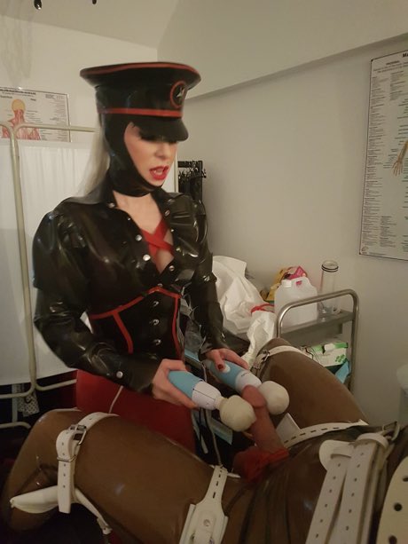 RubberToy1's tweet photo. Double vibe torment applied by @MadameC5 , but not allowed to cum!!!! Totally f***ked up! https://t.co/5ssXfgbUam