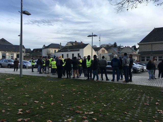 CaravaneJ's tweet photo. Retrouvailles à Ussel !
#7janvier2023
#giletsjaunes https://t.co/bDLASYvtKa