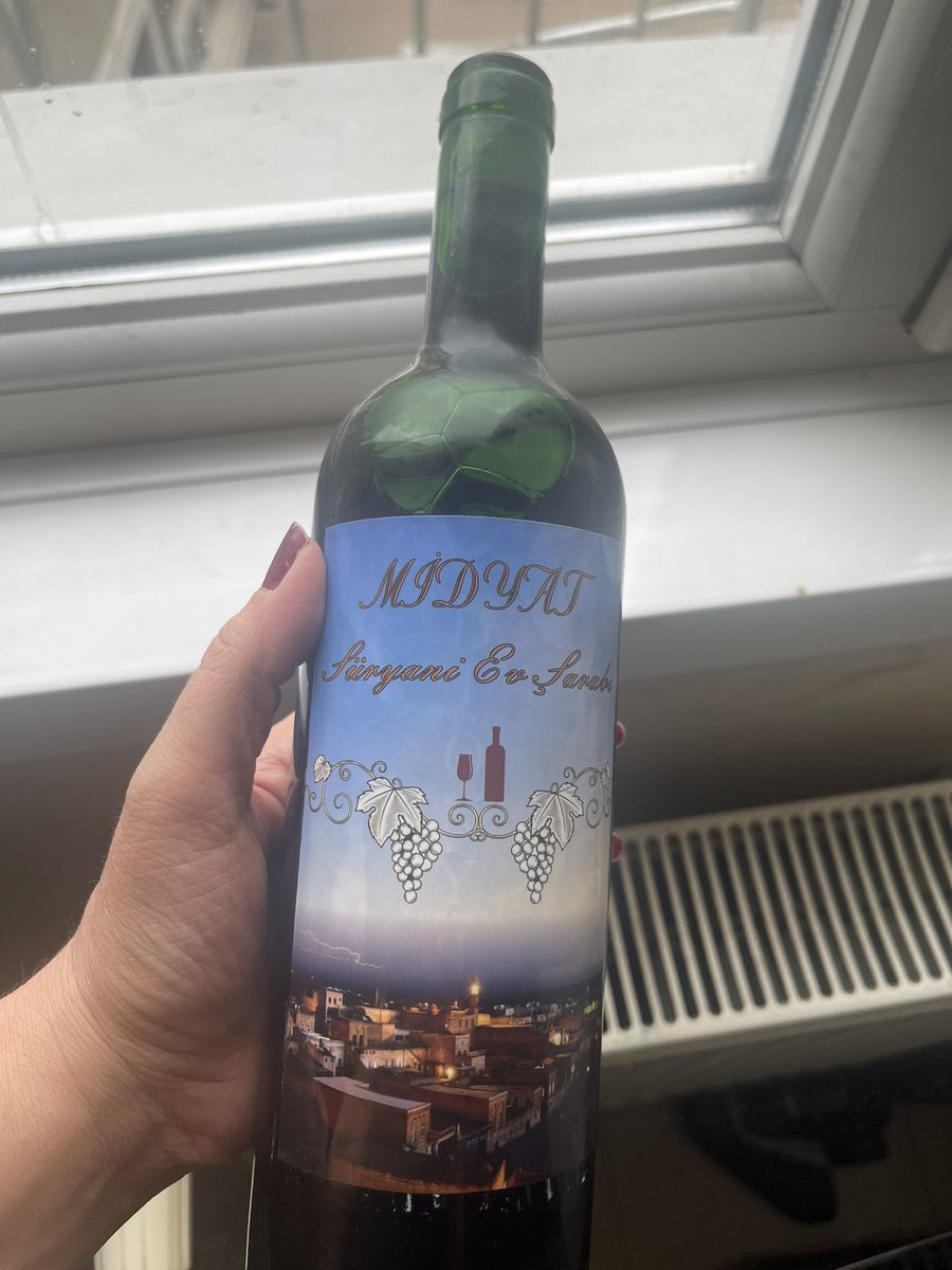 Twitter’da şans eseri <a href="/MidyatSarap47/">Mardin Midyat Süryani şarap</a> nin çekilişimiz var twitine denk gelip yorum yapmıştım. 

Şarabımız ulaştı. 

Ev yapımı Süryani şarabı. 

Mardini evimize taşıdılar. Çok teşekkür ederim. 🎈🎈🎈🎈

Oğlumun doğum gününde şişeyi açacağız 🎉🎉🥳