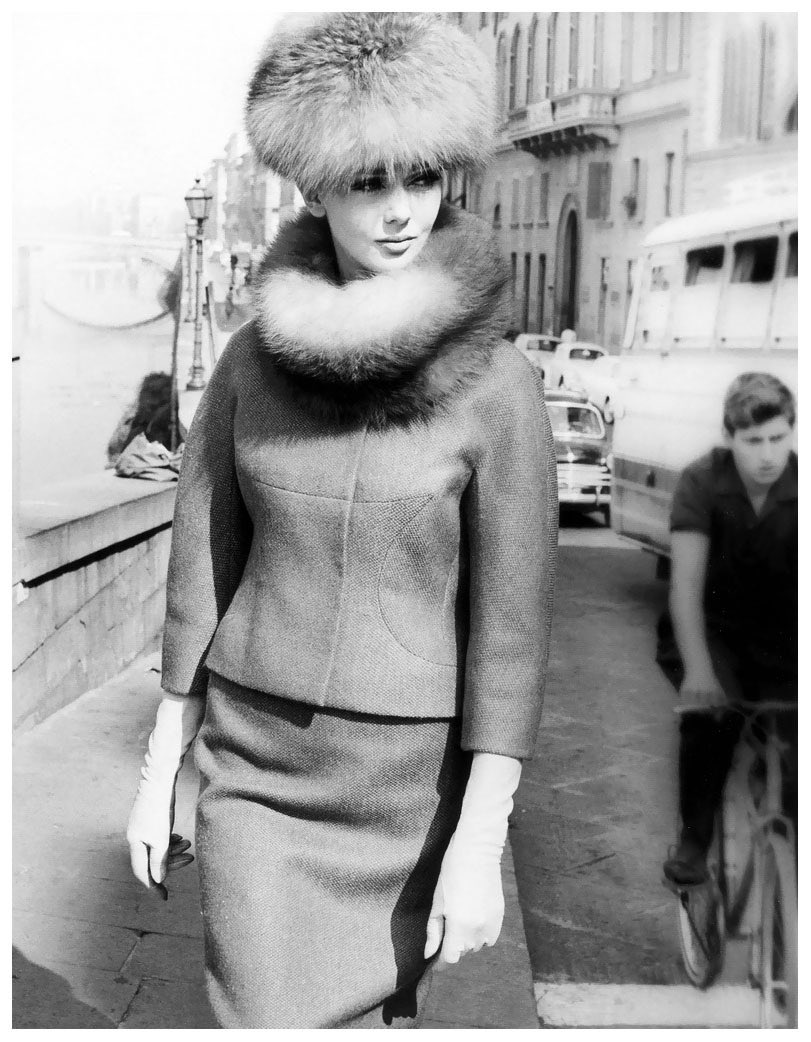JukeAmerican's tweet photo. Ina Balke modelling a Forquet skirt suit (1963)
#Vintage #Fashion #InaBalke #1960s https://t.co/JEDfk5aPGB