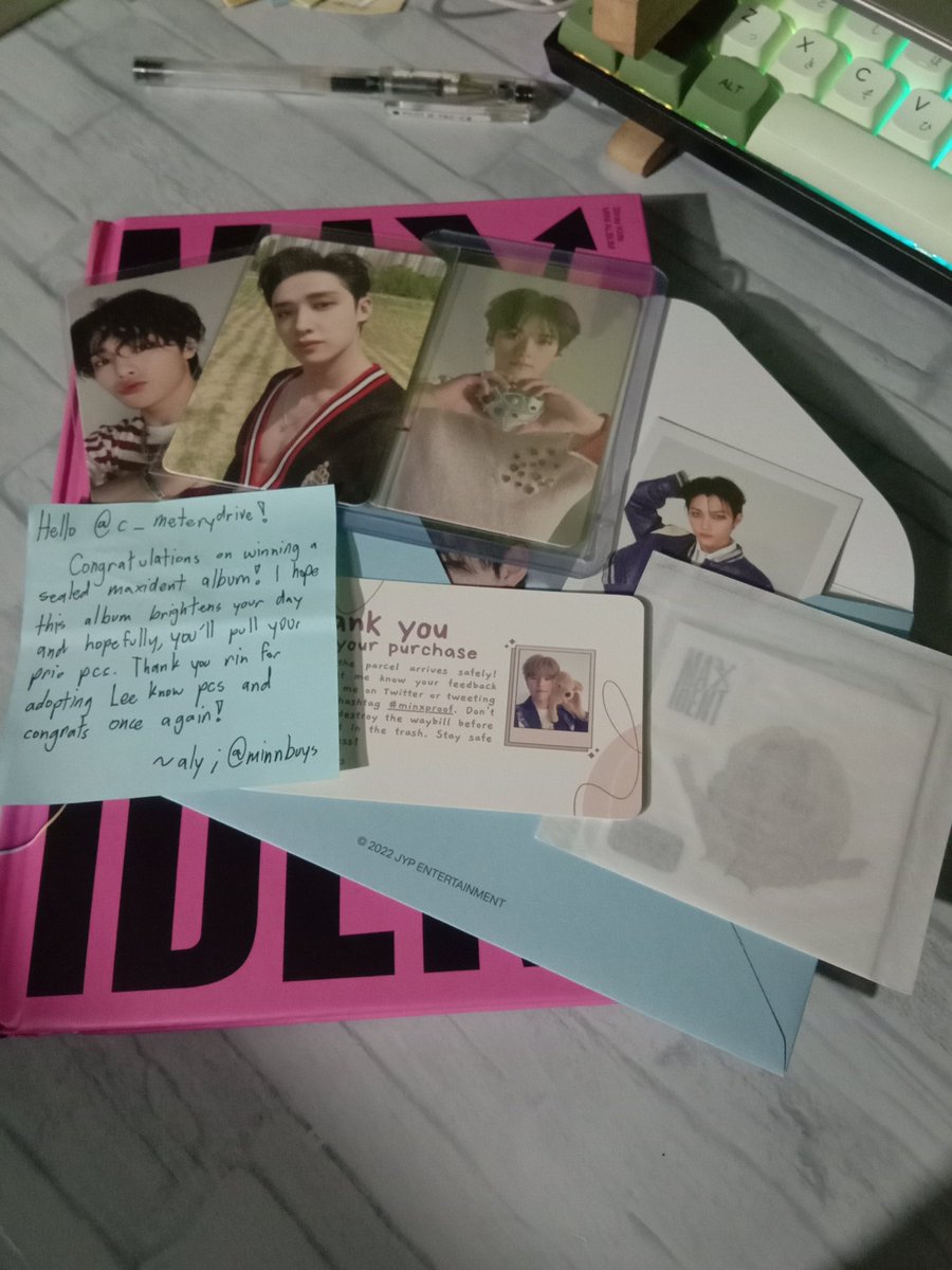 c_meterydrive's tweet photo. hellooo @minnbuys ^^
lee know and the album arrived safe !!
thank u sm for the ga ๐ซถ thank u din for accomodating my request kahit na holiday ๐
i did pull one of my prios !! hahaha
#minxproof https://t.co/kTLnF0rbEq