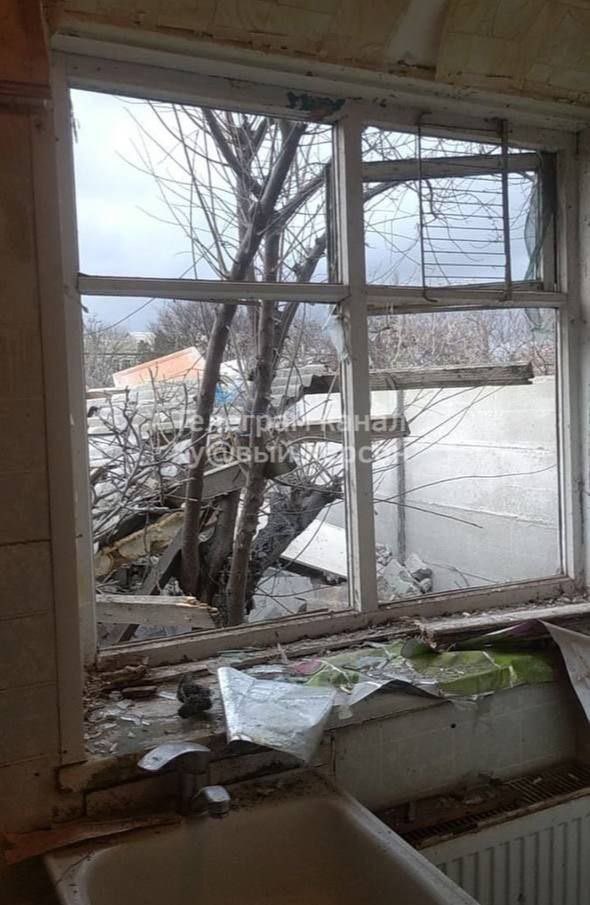 shelaguia's tweet photo. En el sector sur del frente, las Fuerzas Armadas de Ucrania bombardearon el sanatorio Gopri en Golaya Pristan y edificios residenciales en Zuryupinsk (Aleshki) . Hay bajas entre los civiles. https://t.co/rDD97EflV5