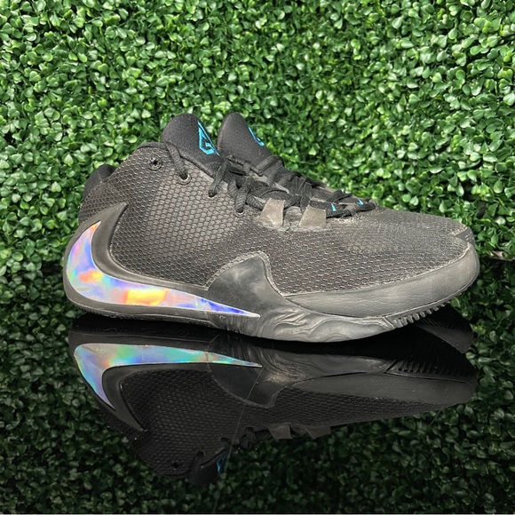 SandraGillett10's tweet photo. So good I had to share! Check out all the items I'm loving on @Poshmarkapp #poshmark #fashion #style #shopmycloset #nike #rewash #northerisles: https://t.co/oFZPXlIkny https://t.co/XsEOH9KSb2