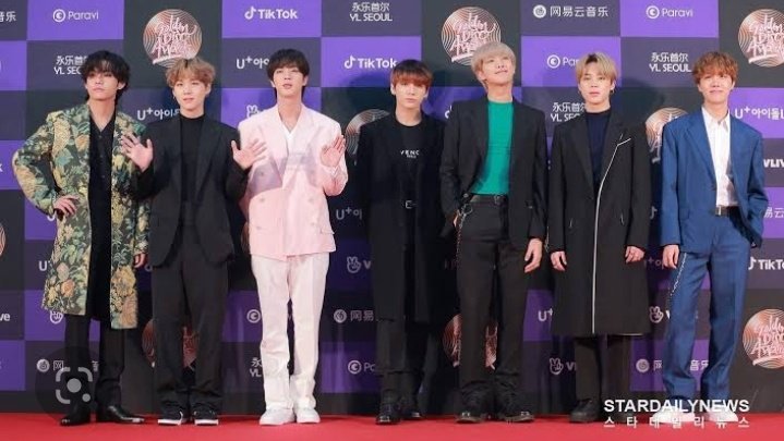 btssomma's tweet photo. I miss bts :( https://t.co/kq5uaQTYZx