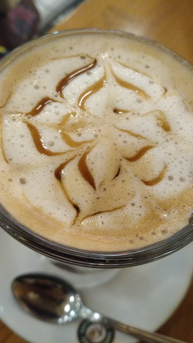 Benimle kahveleri tek tek deneyecek bir sevgilim olsun artık