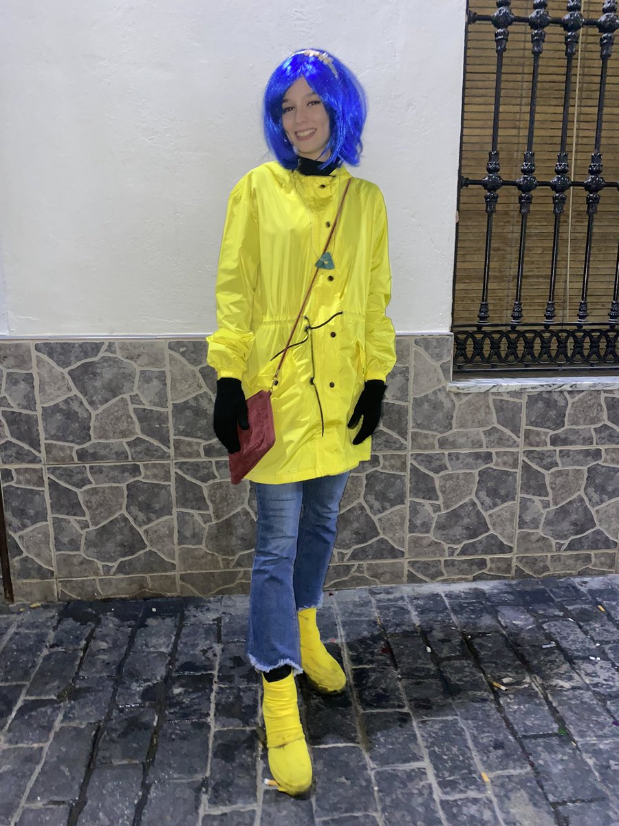 LauraCasti93's tweet photo. Disfraz individual Coraline 🪡🧵#NOCHEVIEJACOIN2022 @AytoCoin https://t.co/A2FSram1CK