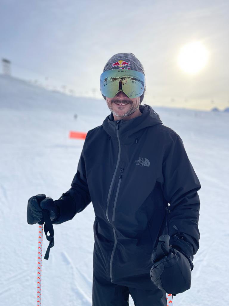 Great start of this new year, bring it on!
<a href="/cedskywalker/">Cedric Dumont</a> <a href="/RedBullBe/">Red Bull Belgium</a> <a href="/redbull/">Red Bull</a> #givesyouwings #daretojump #GivesYouWings #roadTrip