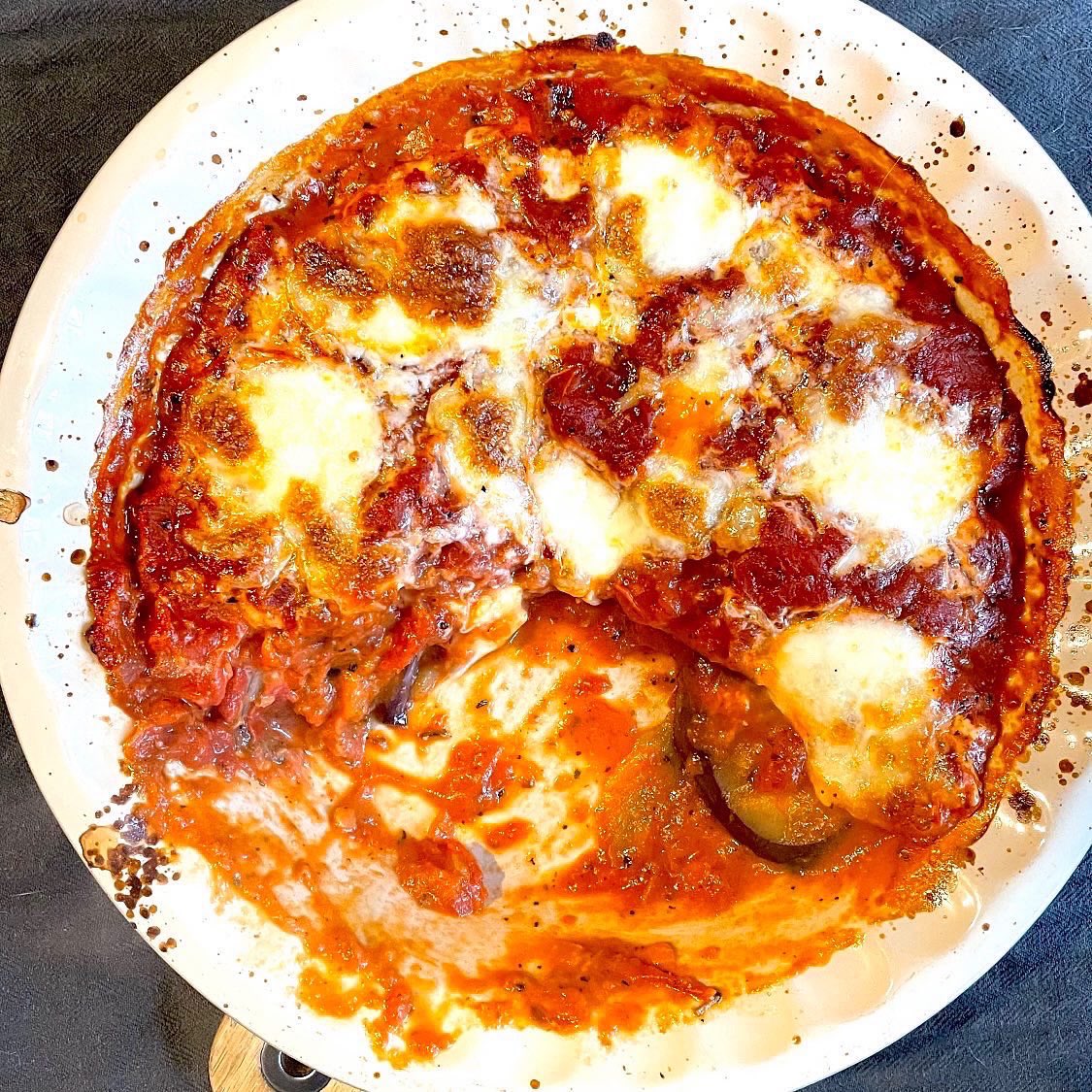 Aubergine and Mozzarella Bake 🙌🏻

Looks like a lasagna, takes half the time and tastes amazing! 🥰

Enjoyable, convenient and delicious weight loss when you say #itsfine 📕🎉👏🏻 

instagram.com/p/CnHNaOKoai9/… 
#lunch #weightloss