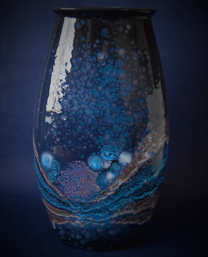 bwthornton's tweet photo. Poole Pottery Celestial 26cm Manhattan Vase
#Poole #Pottery #Celestial #cermics #pottery #Stratford #StratforduponAvon #Warwickshire 
https://t.co/lHT3cVGNdA https://t.co/KTUXAW8ML9