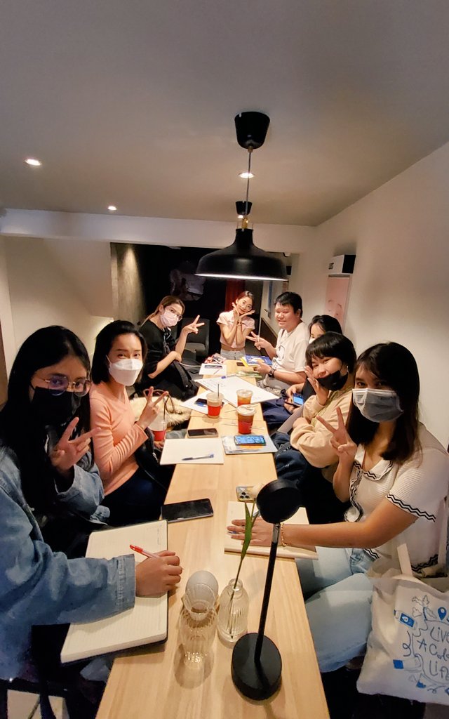Aurly_TayPBieQH's tweet photo. The first day of the Vietnamese language class.#muzik 🫂7/1/2023 💙📸 🚘Have A Nice Day Tea House &amp; Bar🚘 https://t.co/VPNXj1ziPu