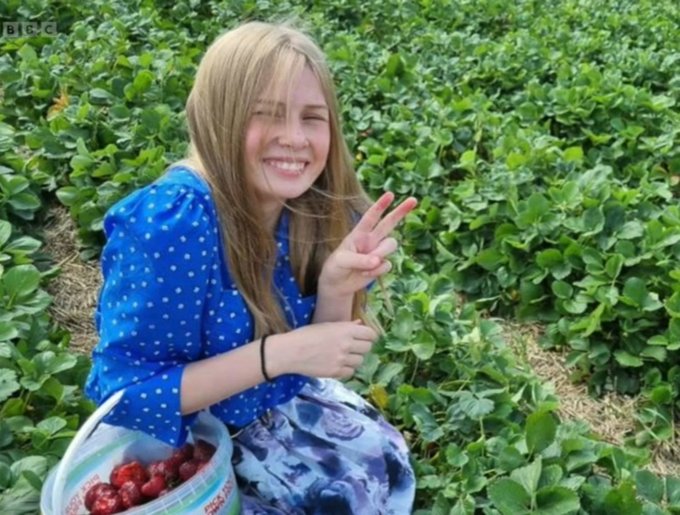 MyArrse's tweet image. White girl accused of terror offenses has charges dropped in UK because of evidence that she was groomed and exploited.

Black Girl accused of same offenses and who was groomed, raped and exploited has citizenship removed ,banned from UK and will be charged if she ever returns.