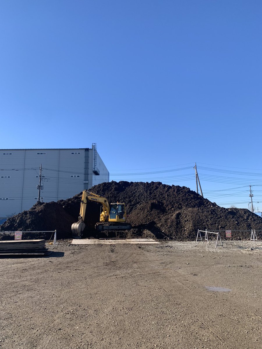 6wS9xmEdBb8Czel's tweet photo. #pc138 #komatsu #重機掘削工事の株式会社オガワ建設 本年もよろしくお願いいたします。 https://t.co/iyUVriRlTj