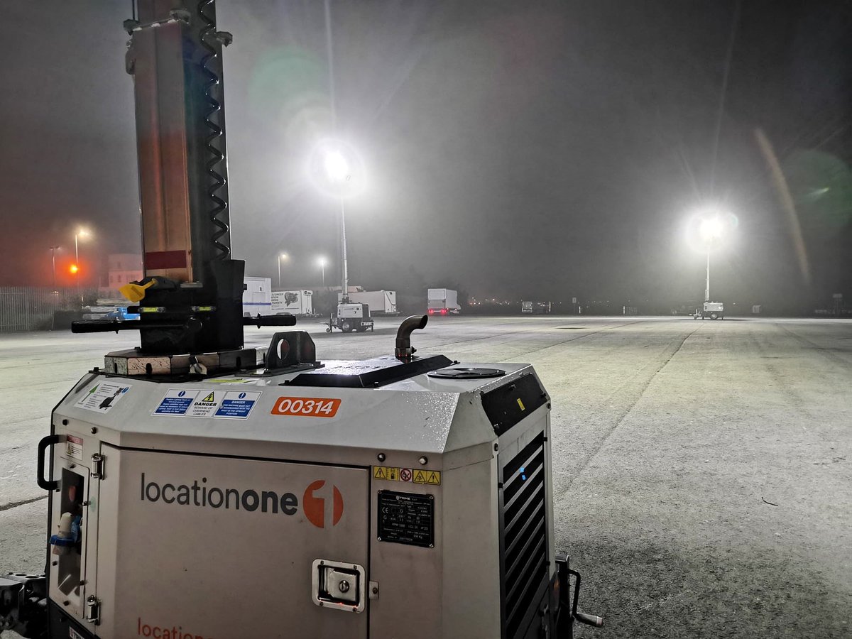 locationoneltd's tweet photo. Moody night shoot for HETV production in Bristol, lit by @locationoneuk using only bio fuel ๐๐ฌ๐๐๐งก
#bristol #towerlight #biofuel
#enablingthebigpicture #Production #tvandfilm #TVProduction #locationservices #EcoFriendly #locationmanager #sustainable #Filming #HETV #Location https://t.co/f76YXRM4mq