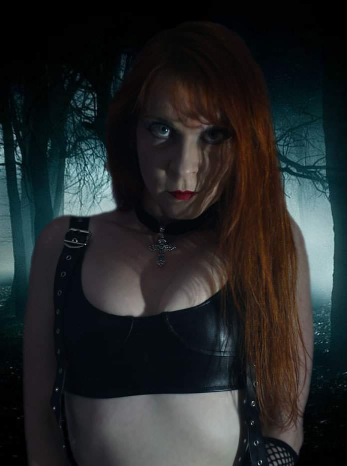 Only 297 days til Halloween 🎃 
#Halloween #spookyseason #horror #indiehorror #actress #actorslife