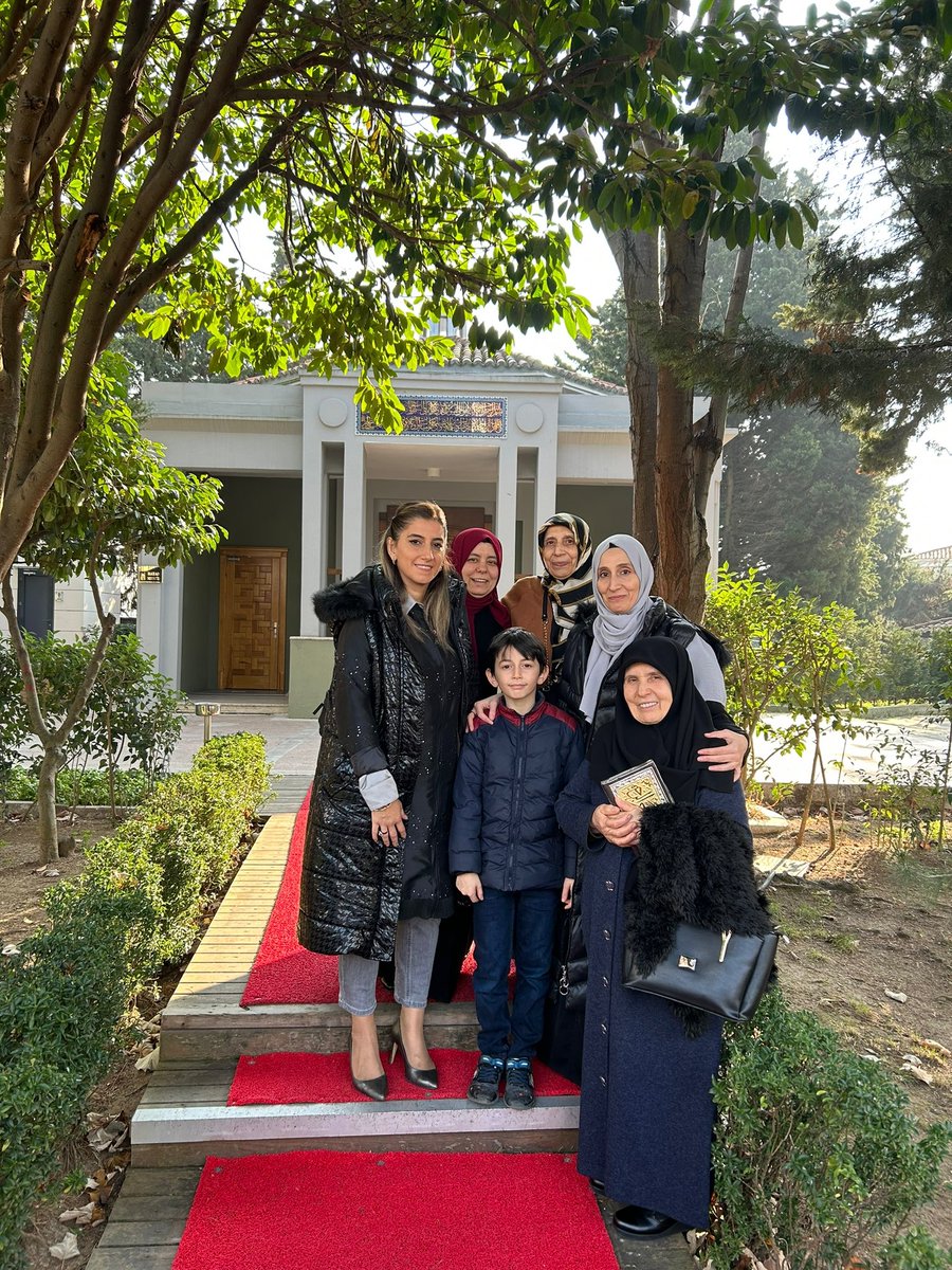 Derneğimiz <a href="/iftahakademi/">İftah Akademi</a> ’nin online hafızlık sistemi tanıtım programına katılım sağladık. Bugün hafızlığa adım atan tüm hanım hafızlık öğrencilerinin başarıları daim, yolları açık olsun. 

Kıymetli hocamız Büşra Taşçıoğulları’na da ilgileri ve emekleri için teşekkür ederiz.