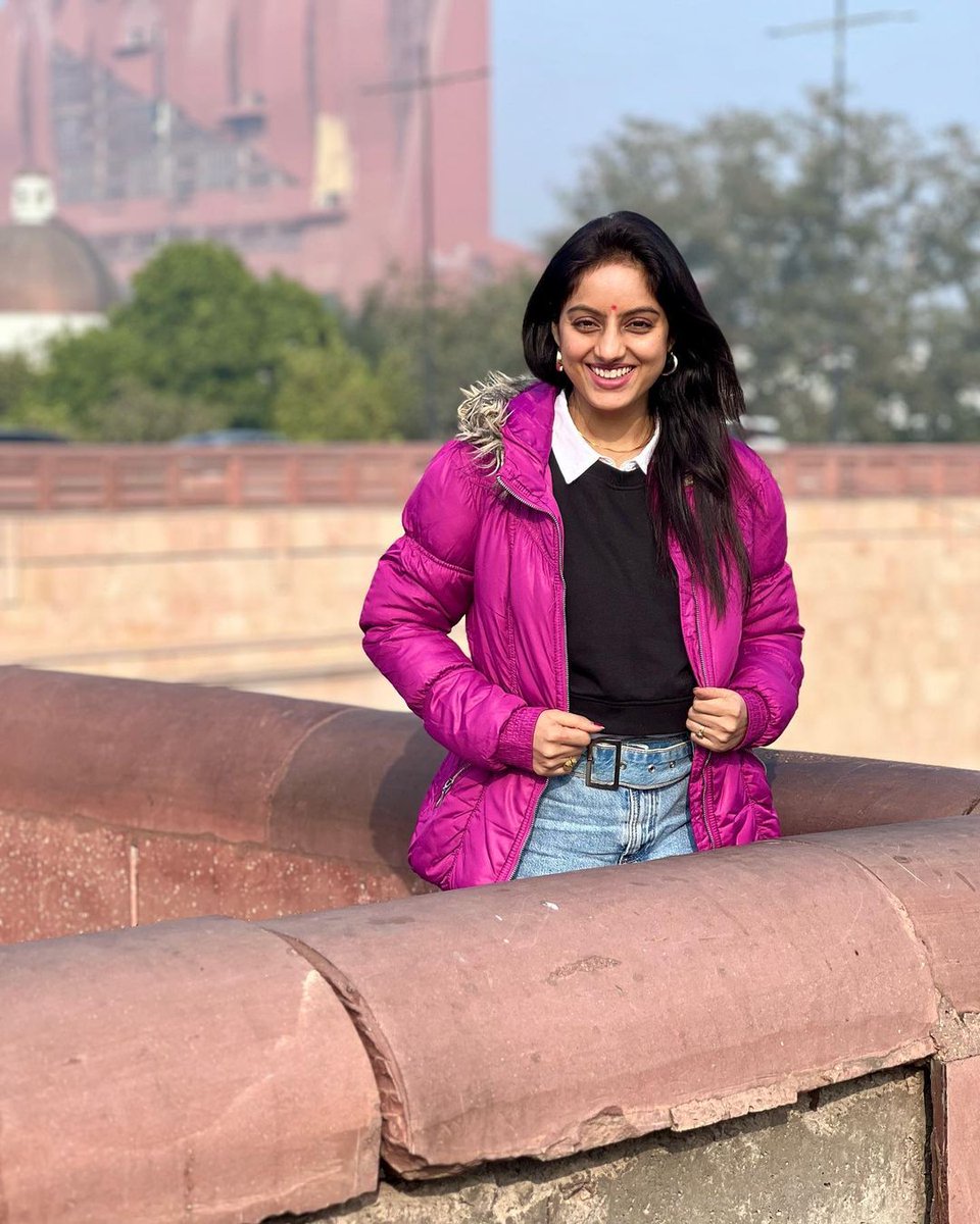 talkingbling's tweet photo. @deepikasingh150 you looking like sunbeam ❤️‍🔥✨
.
.
#deepikasingh  #deepikasinghfans #deepikasinghforever #talkingbling https://t.co/GfTUW0WAGP