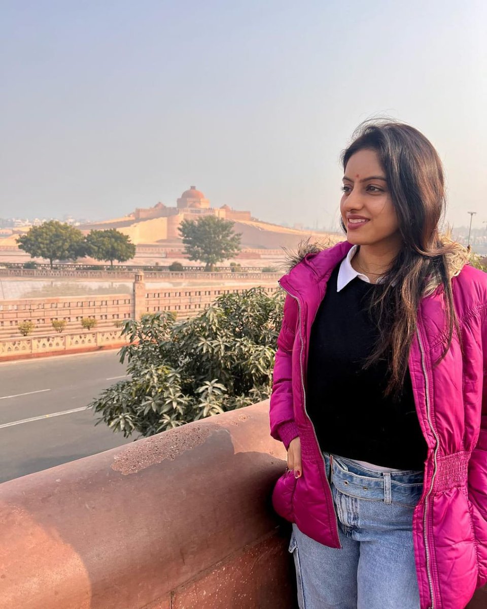talkingbling's tweet photo. @deepikasingh150 you looking like sunbeam ❤️‍🔥✨
.
.
#deepikasingh  #deepikasinghfans #deepikasinghforever #talkingbling https://t.co/GfTUW0WAGP