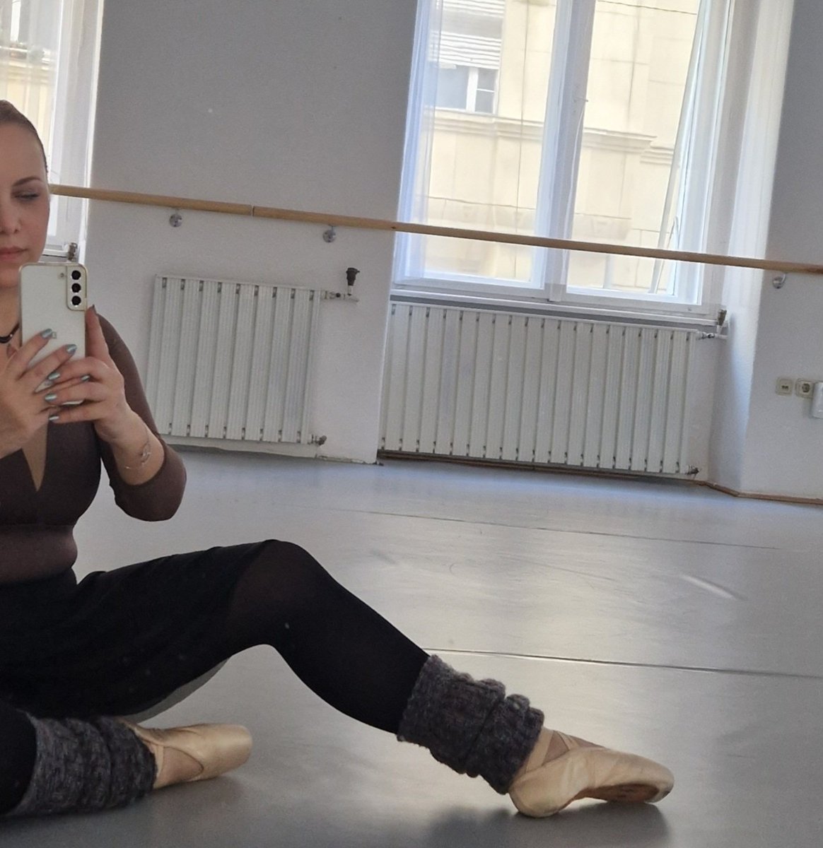 E8Troy's tweet photo. 🩰🌸
#ballet #balletlove #pointeshoes #pointeclass #SaturdayVibes 🤎💗 https://t.co/icFXejYpjf