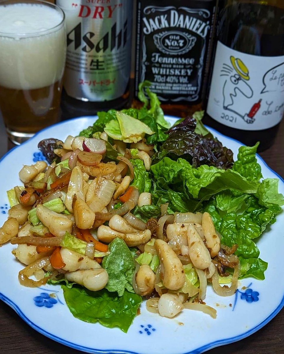 chiko1960chan's tweet photo. アコヤ貝の貝柱のバター醤油炒めと生姜味噌炒め😋、最高🍺
ミーゴレンも美味い👍 https://t.co/wsTuTghkj9