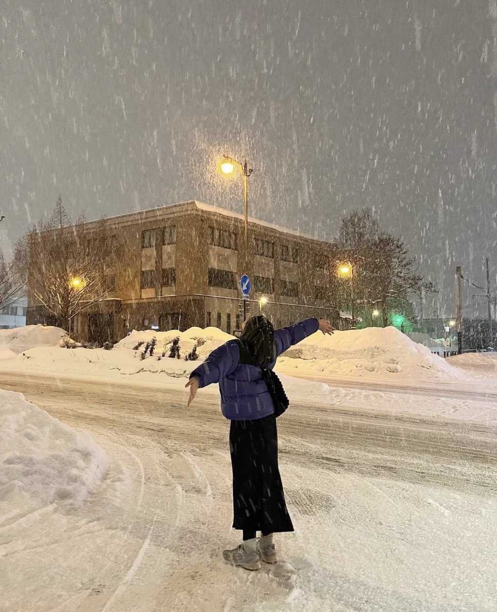 kaielogy's tweet photo. kaila slaying in the snow ❄️🌨️ https://t.co/QtbF9I8M3X