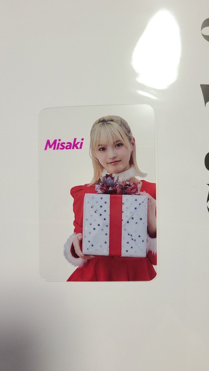 S49638741's tweet photo. Girls2のカレンダーについてきたクリスマスカードです！
譲）みさきちゃん
求）らんちゃん

郵送の交換でお願いします！ https://t.co/VvqKohUFfW
