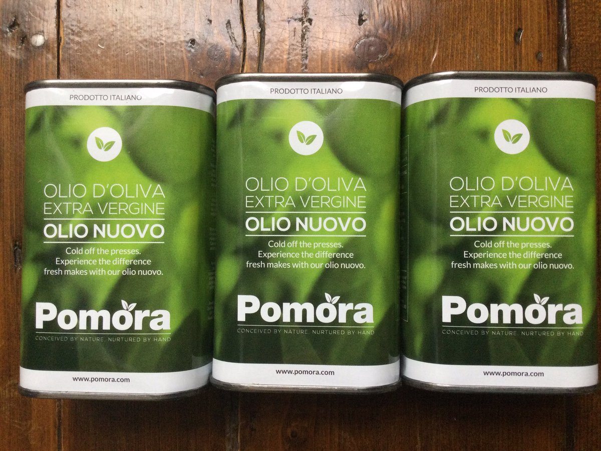 New year, fresh new  #oliveoil!  Beautiful on my salads, mains, soups and cakes too! Thank you <a href="/PomoraGoodFood/">Pomora</a> and happy new year! #pomora #italian #healthystart #feelingood