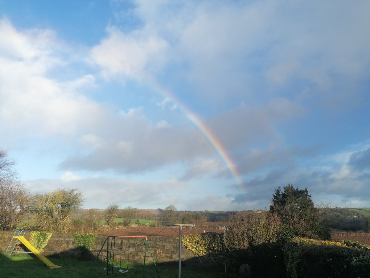 RosariiGriffin's tweet photo. A full rainbow to greet me this morning. How nice. #happydays #rainbow #IrishRainbows #Ireland #LandofLuck #SaturdayMorning #Weekend #OnTheMend #January #NicePhotos #HappyNewYear2023 #HappyNewYear #IrishLuck #IrishLegends https://t.co/KUHkzUmsC1