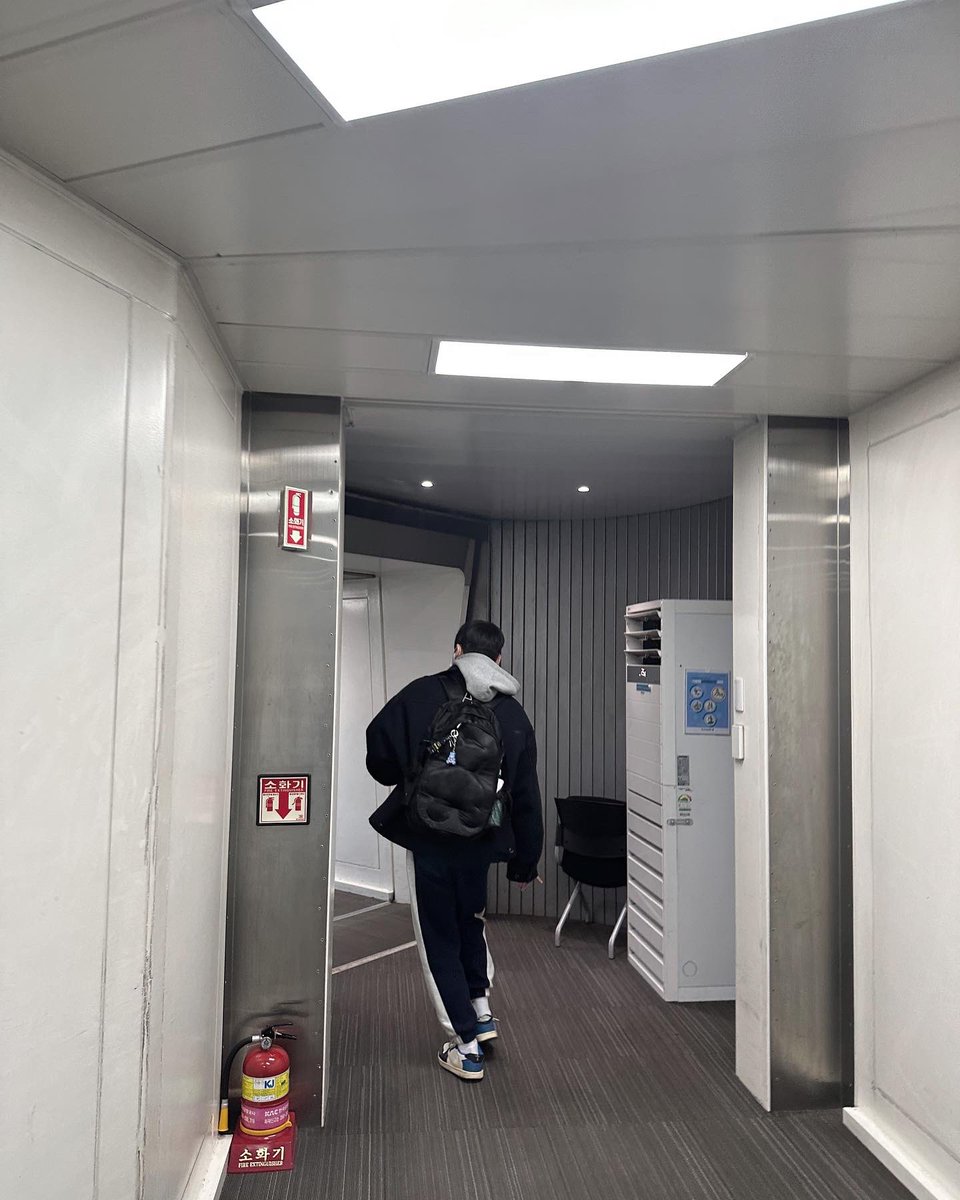 seogun_'s tweet photo. 떠나요~~ 혼자서~~~🛫 https://t.co/Ryg8Cta0V1