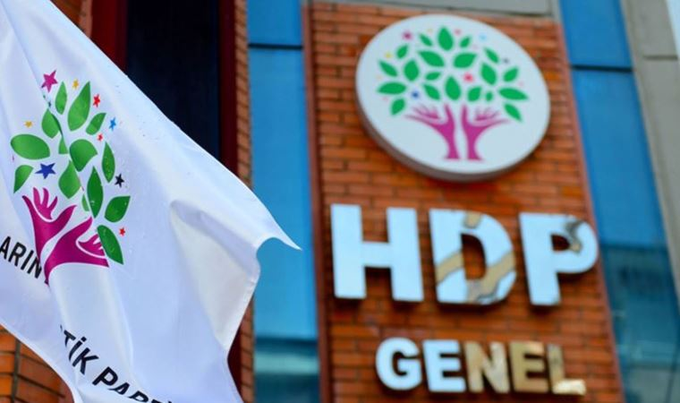 utopyahaber1's tweet photo. HDP'li Buldan açıkladı: HDP seçime kendi adayıyla girecek

HDP Eş Genel Başkanı Pervin Buldan Kars'ta yaptığı açıklamada, "HDP, kendi adayını çıkaracak" dedi. https://t.co/A6lA3s46VV